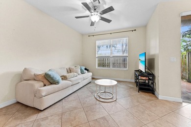 Welcome to this charming townhouse in Charleston Commons, West - photo 9