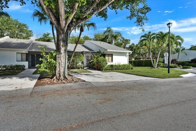 Welcome to this charming and beautifully upgraded 3-bedroom - photo 2