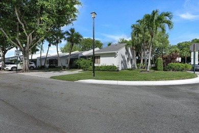Welcome to this charming and beautifully upgraded 3-bedroom - photo 3