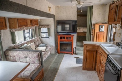 Nestled in the rolling hills of Warren County, Mississippi, this - photo 46