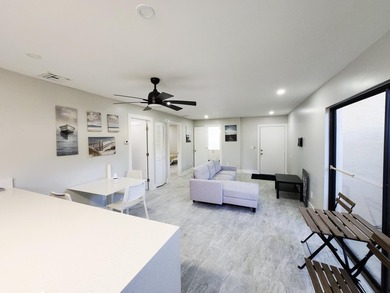 Welcome to easy, first-floor living in this beautifully - photo 2