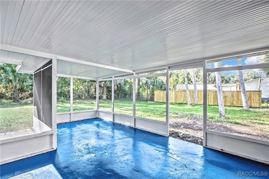 This beautifully renovated mobile home in Homosassa offers a - photo 3