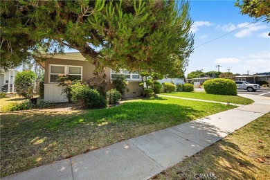 Wonderful mid-century Plaza property situated on a very generous - photo 5