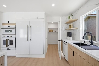 Newly completed after a comprehensive modern transformation - photo 10