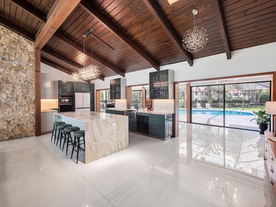 Oasis in the center of Boca. Recently updated home with a modern - photo 2