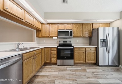 Lovely, move in ready townhome located just off of Monument Road - photo 4