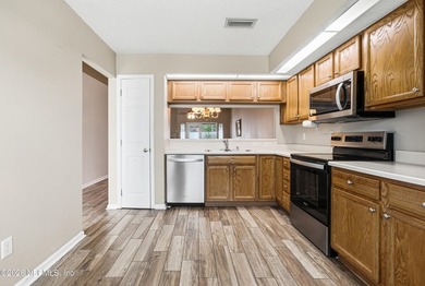 Lovely, move in ready townhome located just off of Monument Road - photo 5