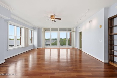 Feel like you're on top of the world in this spectacular custom - photo 13