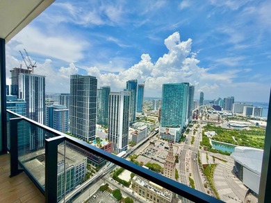 Beautiful and captivating studio on the 39th Floor at The Elser - photo 2