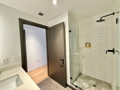 Beautiful and captivating studio on the 39th Floor at The Elser - photo 5