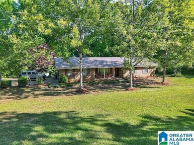 This beautiful 4 bedroom, 2 bath home sits on 1 +/- Acre - photo 4