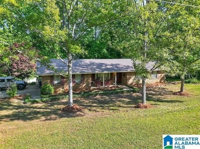 This beautiful 4 bedroom, 2 bath home sits on 1 +/- Acre - photo 5