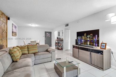 First-floor condo in the desirable Summit Chase community - photo 2