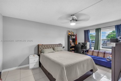 First-floor condo in the desirable Summit Chase community - photo 7