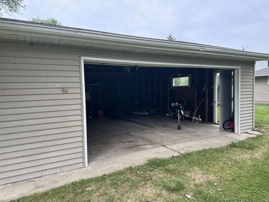 This is a great buy for anyone wanting to enjoy Fox Lake . Boat - photo 14