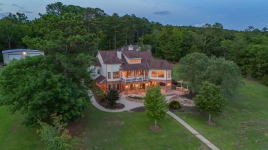 Expansive Lake Sinclair Estate like no other . A pristine - Lake Home For Sale in Milledgeville, Georgia