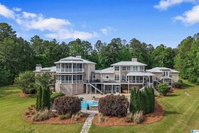 Experience the kind of lakefront estate that is convenient to - photo 3