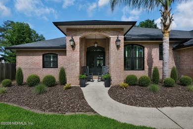 Experience refined waterfront living in this beautifully - photo 4