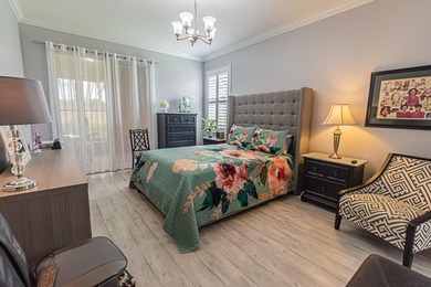 Gorgeous updated 2/2/2 with flex room with high-end finishes - photo 11