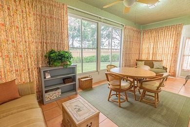 Gorgeous updated 2/2/2 with flex room with high-end finishes - photo 14