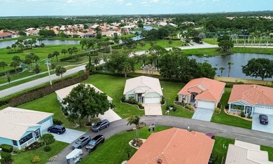 Gorgeous updated 2/2/2 with flex room with high-end finishes - photo 22