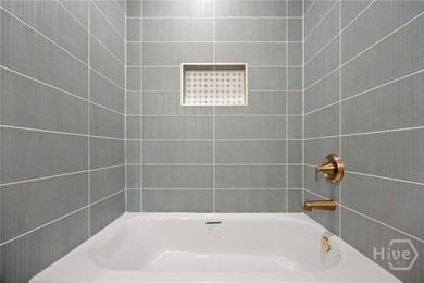 Beautiful new construction offering 3 bedrooms and 2 bathrooms - photo 31