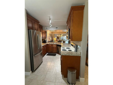 Large 2/2, tile flooring, granit countertops, new A/C 2021 & new