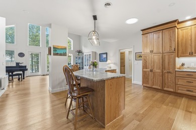 Impeccably built and immaculately maintained, this three bedroom - photo 23