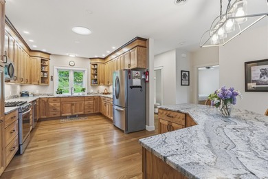 Impeccably built and immaculately maintained, this three bedroom - photo 25
