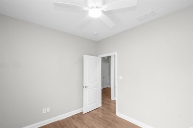 Welcome to Woodland Ridge! Built in 2022, this thoughtfully - photo 25