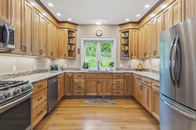 Impeccably built and immaculately maintained, this three bedroom - photo 26
