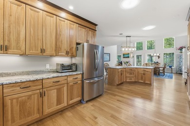 Impeccably built and immaculately maintained, this three bedroom - photo 28