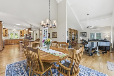Impeccably built and immaculately maintained, this three bedroom - photo 31