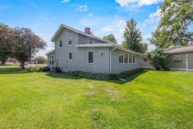 Bring your vision to this charming lakefront home on beautiful - photo 32