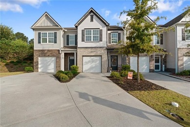 Lake Lanier Townhome/Townhouse Sale Pending in Oakwood Georgia