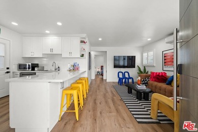 Welcome to 3037 Pacific Avenue, a design-forward Mid-Century - photo 2
