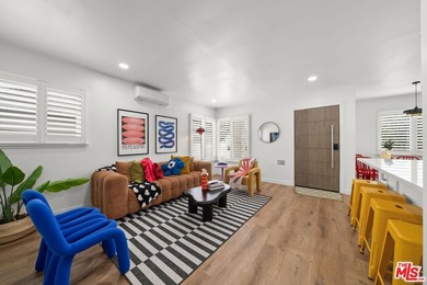 Welcome to 3037 Pacific Avenue, a design-forward Mid-Century - photo 6