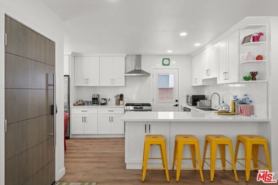 Welcome to 3037 Pacific Avenue, a design-forward Mid-Century - photo 7