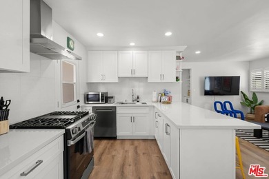 Welcome to 3037 Pacific Avenue, a design-forward Mid-Century - photo 8