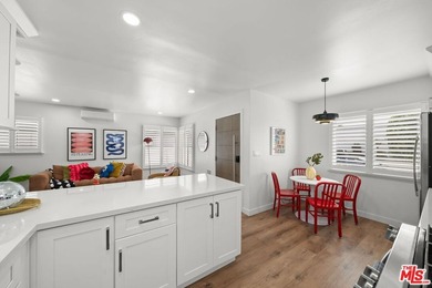 Welcome to 3037 Pacific Avenue, a design-forward Mid-Century - photo 9