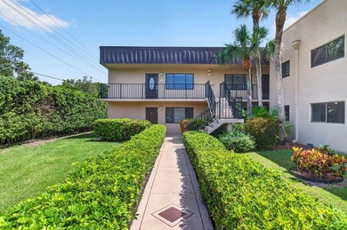 Welcome to easy living in the highly sought-after 55+ community - photo 2