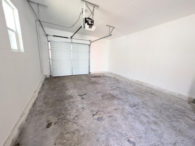Spacious singlefamily residence plus commercial warehouse on one - photo 10