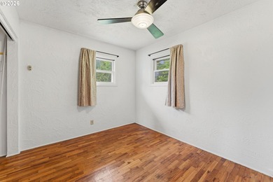 Charming home offering 2 bedrooms, 1 bathroom, and 1,536 square - photo 11