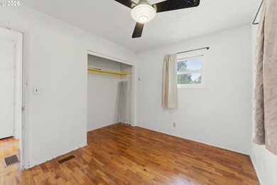 Charming home offering 2 bedrooms, 1 bathroom, and 1,536 square - photo 12