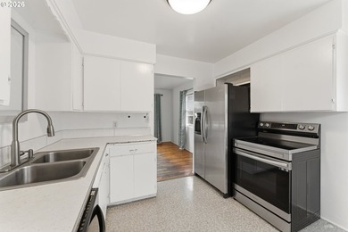 Charming home offering 2 bedrooms, 1 bathroom, and 1,536 square - photo 19