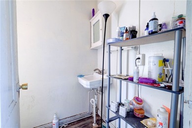 Great investment opportunity for shrewd investors or possible - photo 20