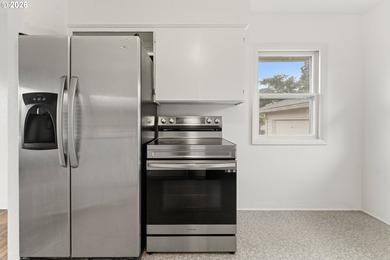 Charming home offering 2 bedrooms, 1 bathroom, and 1,536 square - photo 21