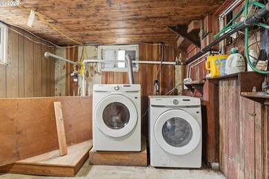 Charming home offering 2 bedrooms, 1 bathroom, and 1,536 square - photo 24