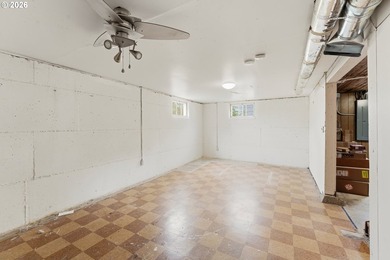 Charming home offering 2 bedrooms, 1 bathroom, and 1,536 square - photo 27
