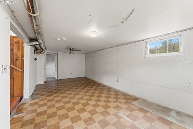 Charming home offering 2 bedrooms, 1 bathroom, and 1,536 square - photo 28